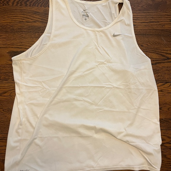 ❗️BUNDLE❗️Misc. Men’s Tanks - Size XL - Contains TEN - Picture 10 of 11